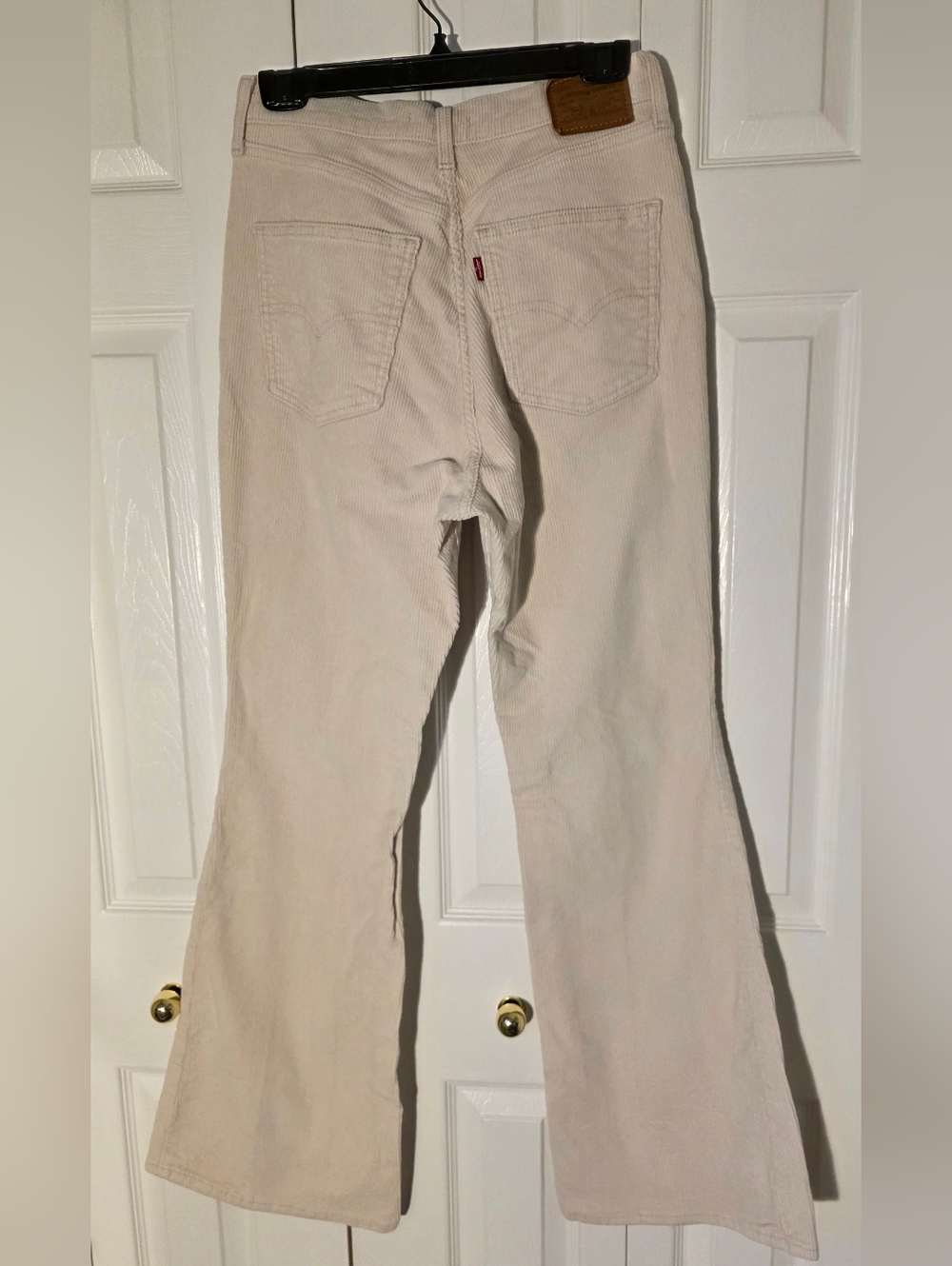 Levi's 70's high rise flare cord jeans in Sandshell 29W - Picture 7 of 15